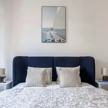 公寓 Spacious 4 Bdr, 4 Bthr In The Center Of